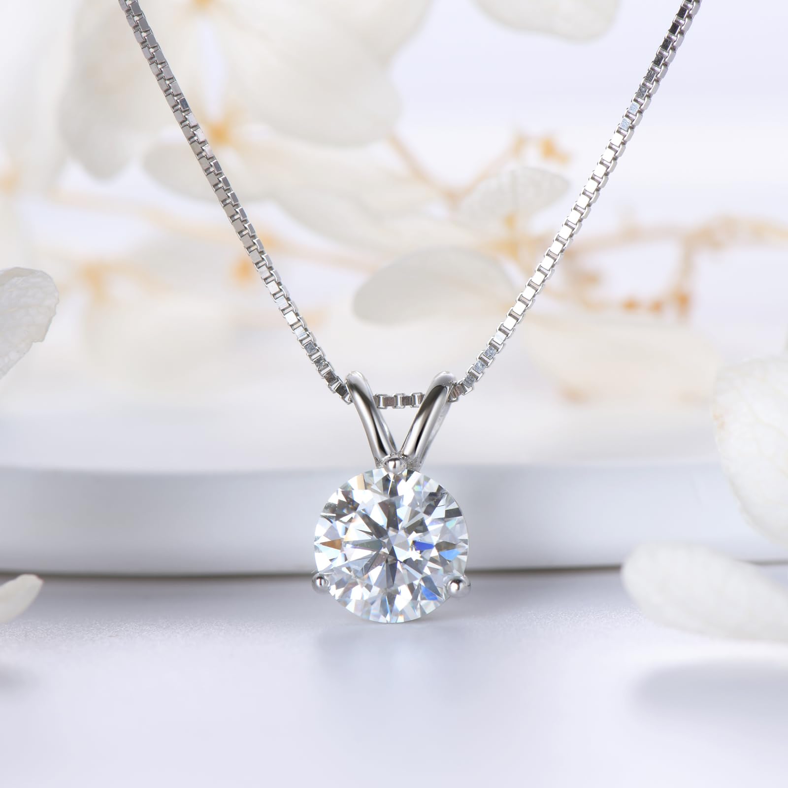 Moissanite Necklace for Women,0.1CT-12.0CT Lab Created Diamond Pendant 18K White/Yellow Gold Plated Sterling Silver Necklace Round Moissanite Pendant Diamond Solitaire Necklace Gift for Mom/Wife Moissanite Diamond Jewelry Women's Day Gift